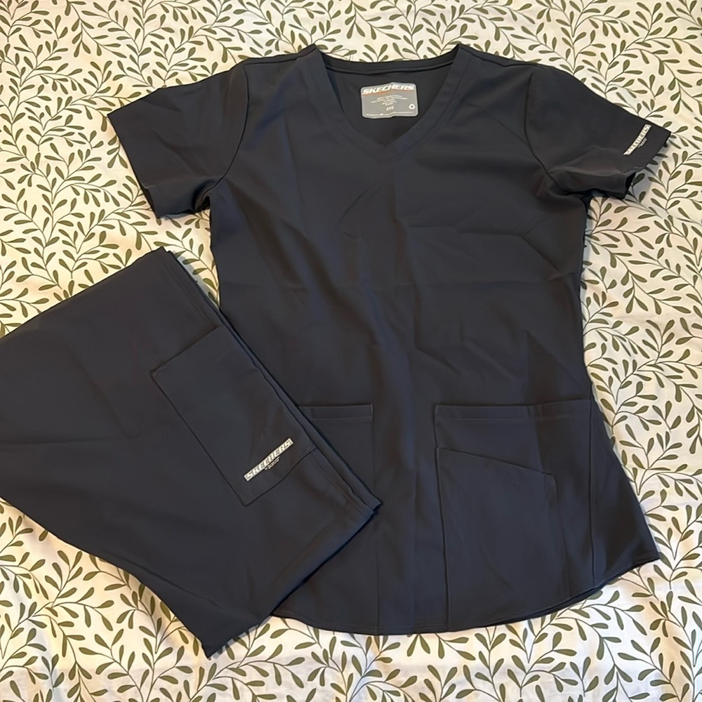 SKECHERS SCRUBS